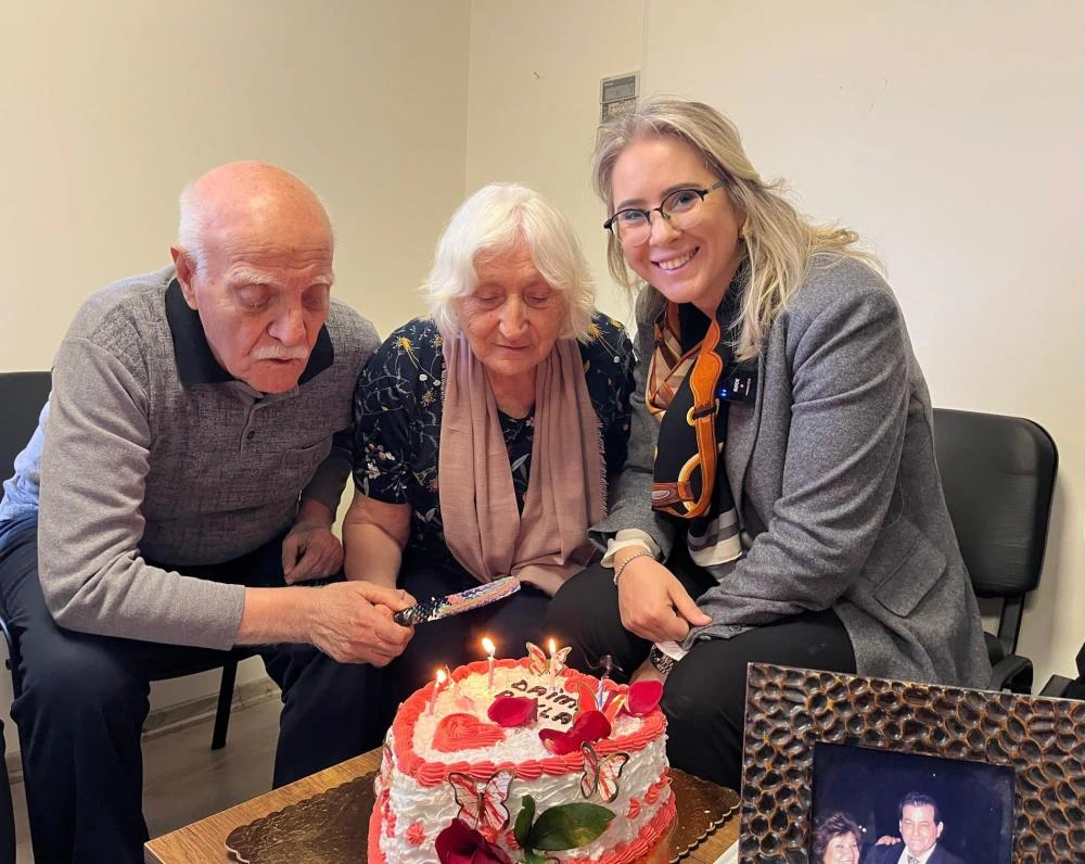 AK Partili Çankırı, Huzurevinde Yarım Asırlık Evli Çiftleri Ziyaret Etti