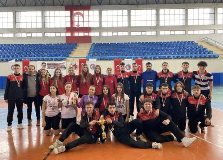 Gelibolu Anadolu Lisesi, Futsalda Çanakkale Şampiyonu Oldu!