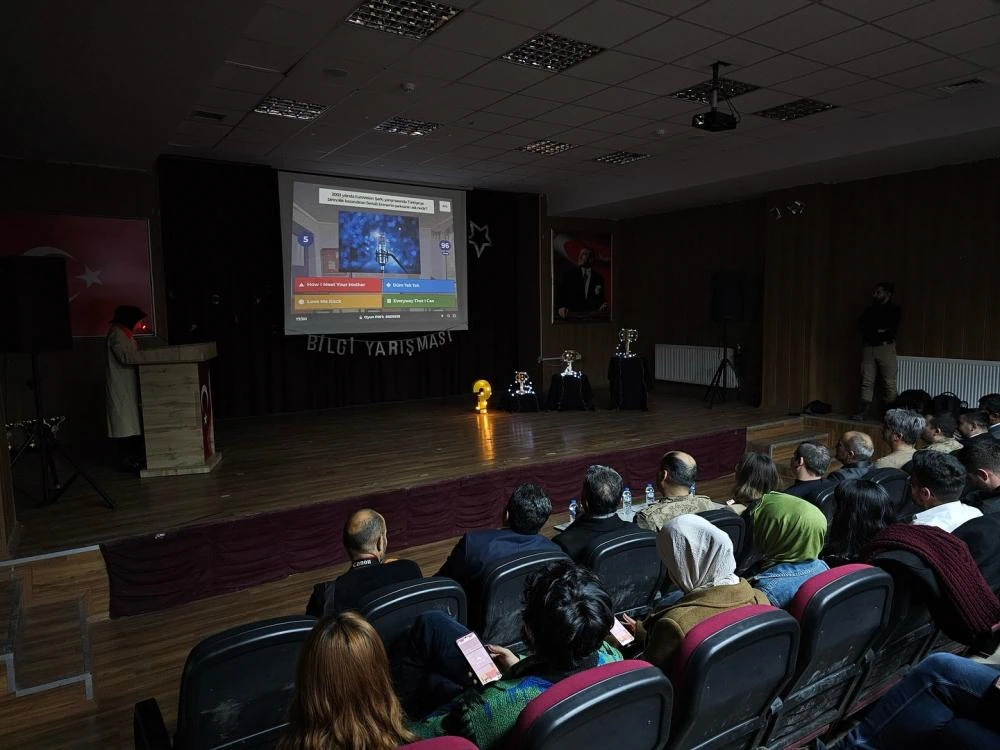 Çukurca’da “Sınırdan Sınırların Ötesine” Projesi Kapsamında Bilgi Yarışması Düzenlendi