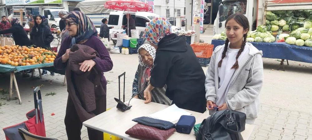 Osmaniyeli Öğrencilerden Pazarda Ücretsiz Sağlık Hizmeti!