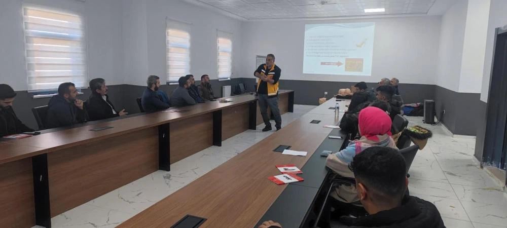 Sağlık Müdürlüğü’nden İlk Yardım Eğitimi: 21 Kişi Belgelerini Aldı