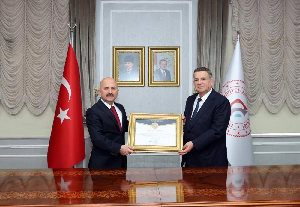 Besni’ye 134 Yataklı Öğretmenevi ve Gölbaşı’na Fen Lisesi Müjdesi