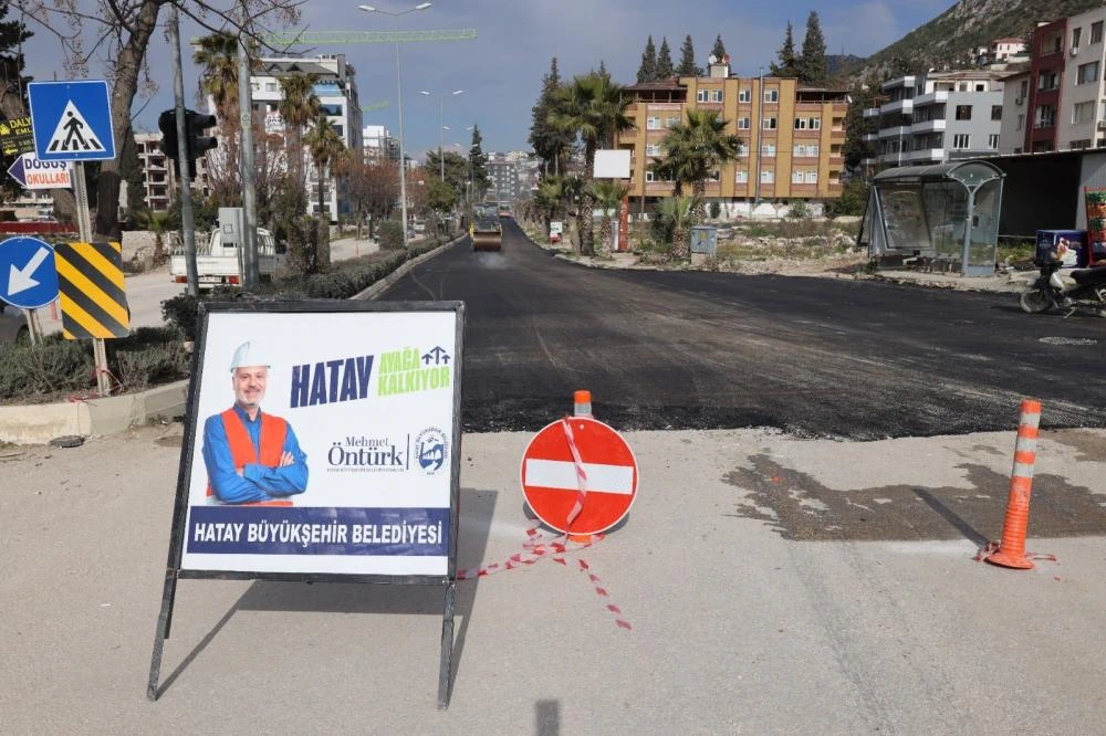 Hatay Büyükşehir Belediyesi Yol Çalışmalarına Hız Verdi