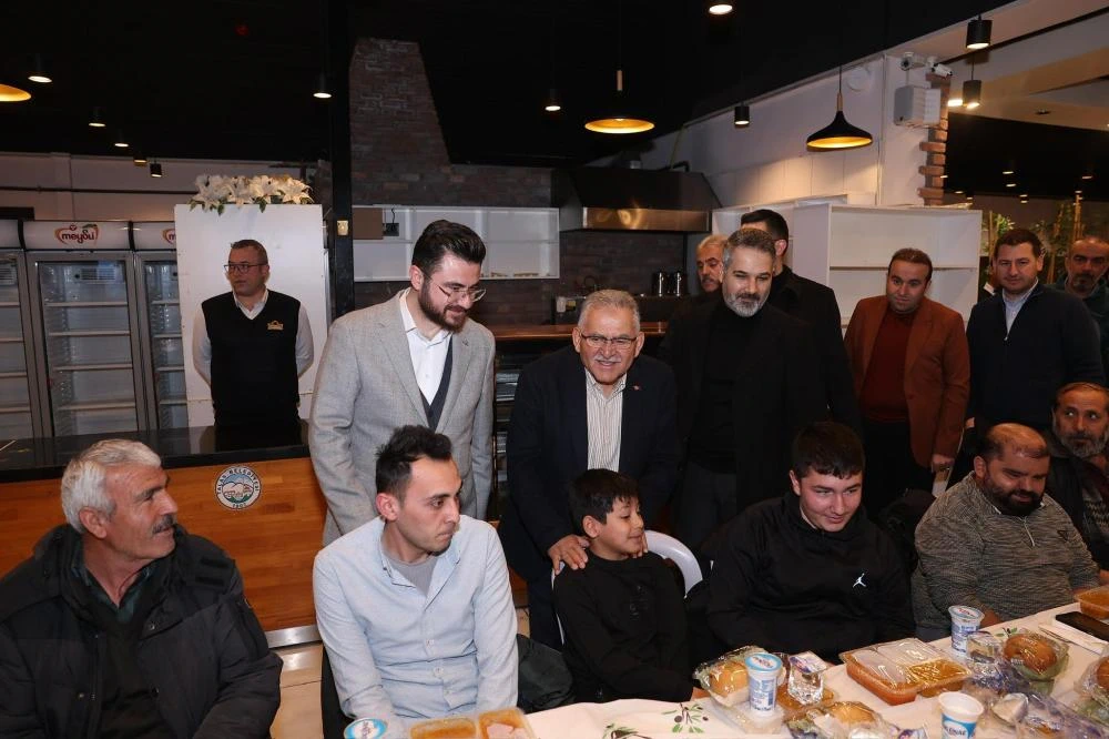 Kayseri’de Ramazan Buluşmaları: Başkan Büyükkılıç’tan İftar ve Teravih Ziyareti