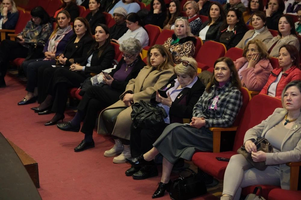 Adana’da 8 Mart Etkinlikleri "Diren" Filmi ile Başladı