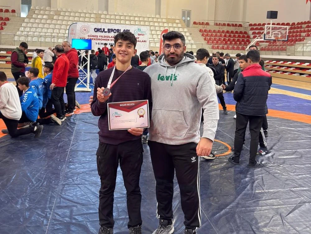 Çukurcalı Güreşçi Navdar Erdemir, Türkiye Şampiyonası’na Gidiyor!