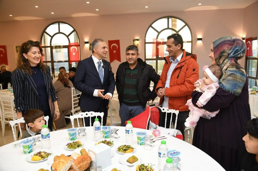 Osmaniye Belediye Başkanı İbrahim Çenet, Şehit Aileleri ve Gazilerle İftarda Buluştu