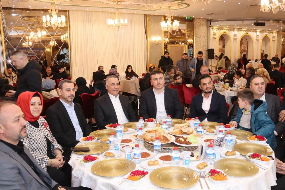 Kastamonu Çatalzeytin Yenibeyler Köyü Derneği’nin İftar Programında Yoğun Katılım