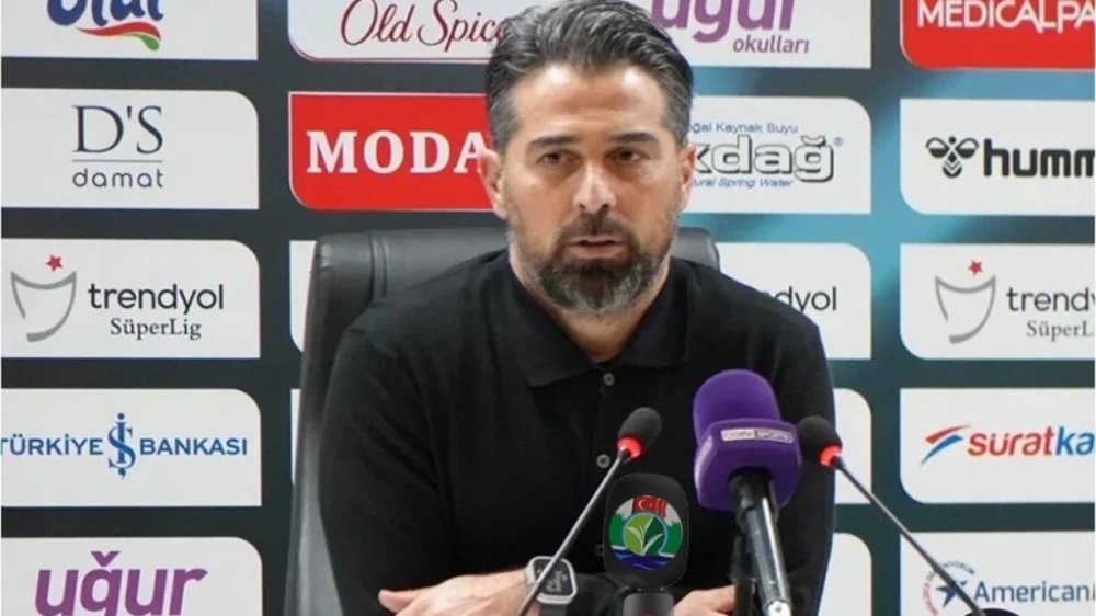 İlhan Palut: "İlk Yarı Daha İyiydik Ama Sonunu Getiremedik"