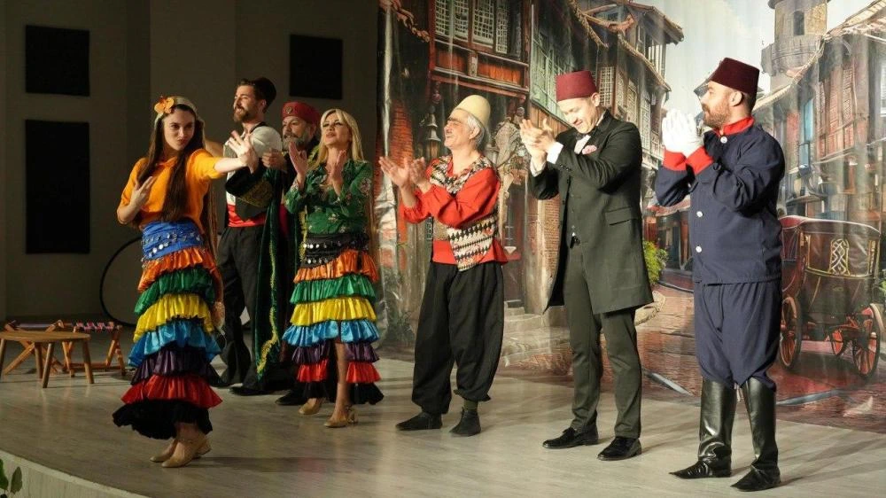 Adıyaman’da “Kanlı Nigar” Tiyatro Oyunu Yoğun İlgi Gördü