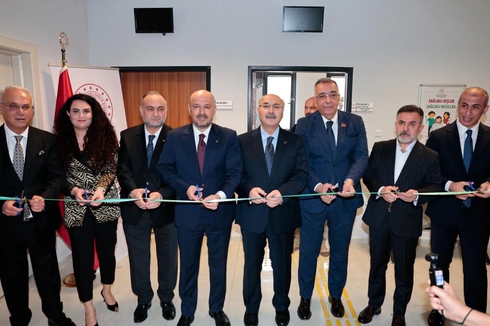 Vali Köşger, Yamaçlı Ağız ve Diş Sağlığı Polikliniği Açılışını Gerçekleştirdi