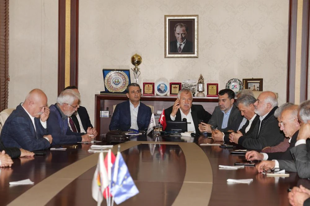 Adana Alevi Platformu ve CHP, Suriye’deki Katliamları Kınadı