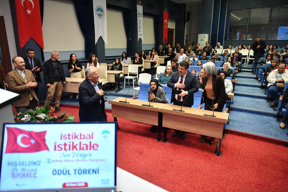 Kayseri’de İstiklal Marşı Okuma Yarışması: Kazananlar Belli Oldu!