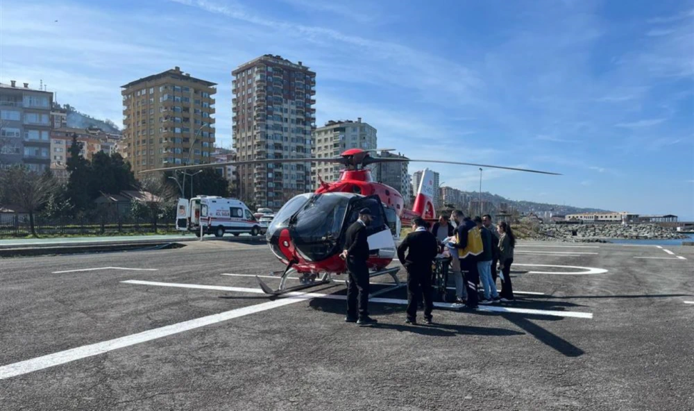 Rize’de 4 Aylık Bebek İçin Ambulans Helikopter Havalandı