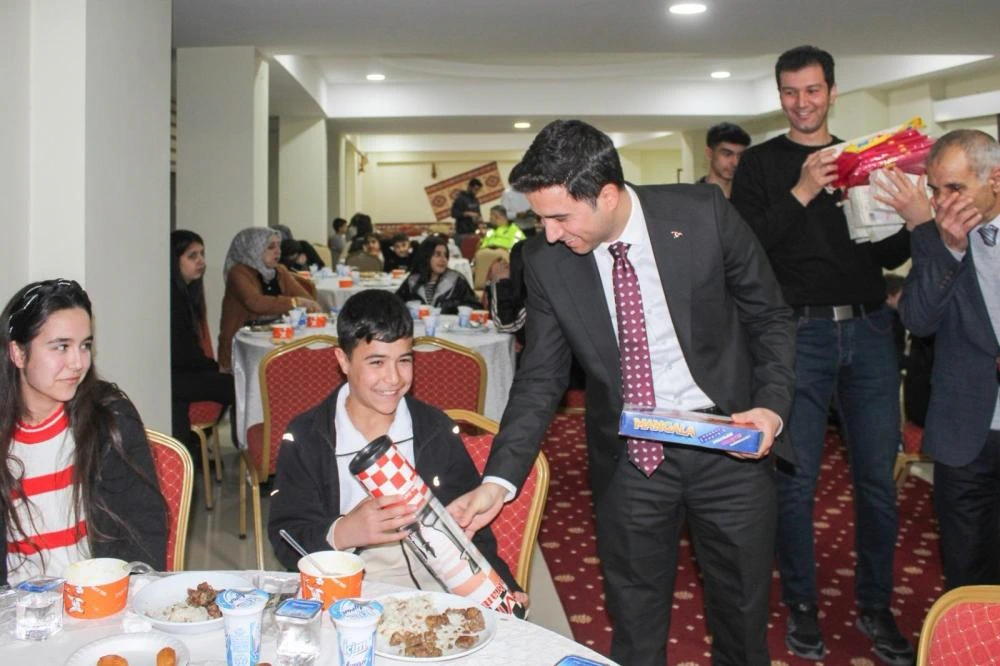 Genç Kaymakamlığı, Çocuklar ve Ailelerle Dayanışma İftarı Düzenledi