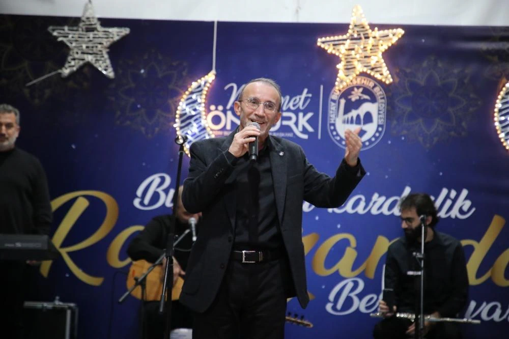 İskenderun’da Ramazan Coşkusu: Ömer Karaoğlu Konseri Büyük İlgi Gördü!