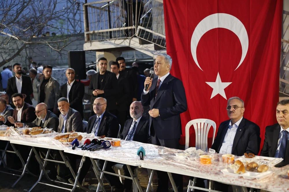 İçişleri Bakanı Ali Yerlikaya Adana’da Vatandaşlarla Buluştu