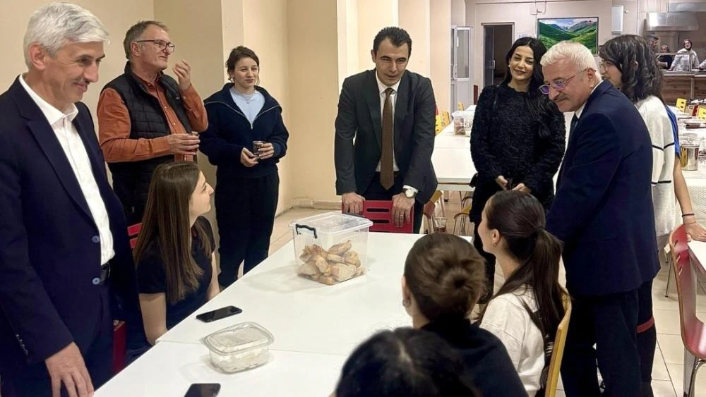 Kaymakam Hamza İnam, "İftarda Konuşalım" Projesinde Gençlerle Buluştu