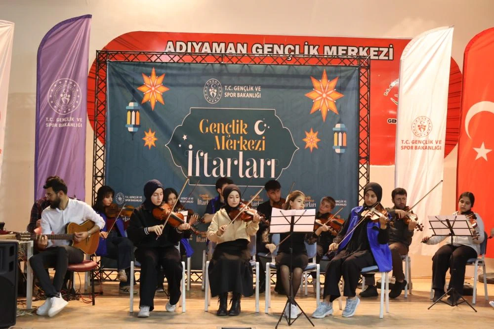 Tunahan Özbilgin Gençlik Merkezi’nde Ramazan Coşkusu: Gençler İftarda Buluştu