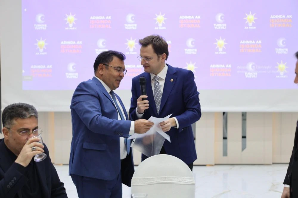 AK Parti Adana İl Başkanlığı Sağlık Çalışanları İçin İftar Programı Düzenledi