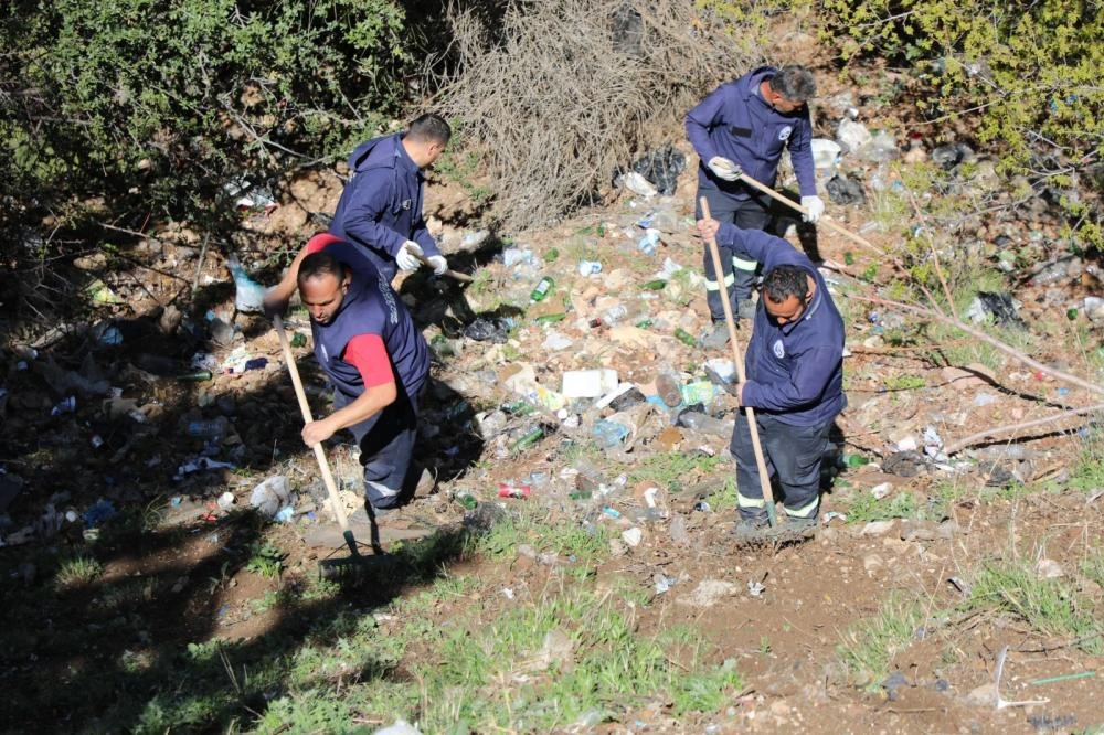 HBB’den Döver Seyir Terası’nda Çevre Temizliği Çalışması