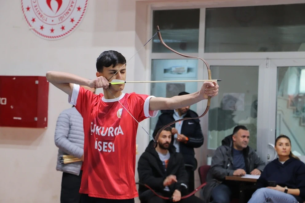 Hakkari’de Geleneksel Okçuluk İl Seçmelerinde Çukurca Rüzgarı