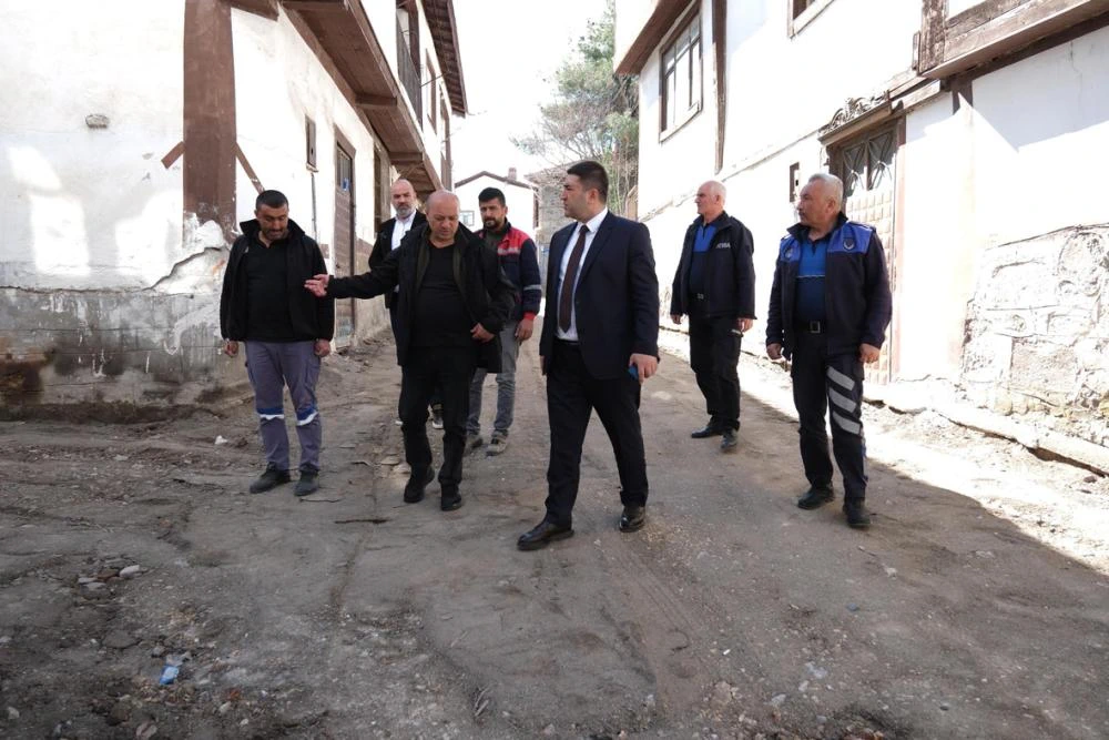 Güdül Belediye Başkanı Doğanay, Emirler Mahallesi’ndeki Çalışmaları İnceledi