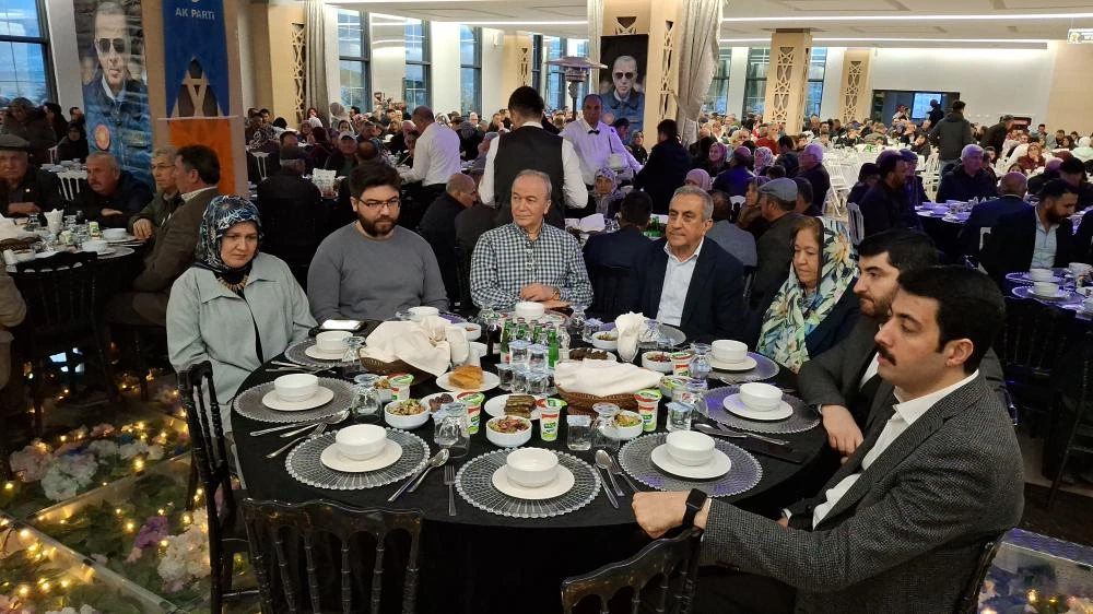 AK Parti Beypazarı İlçe Başkanlığı’nın İftar Yemeği Yoğun Katılımla Gerçekleşti