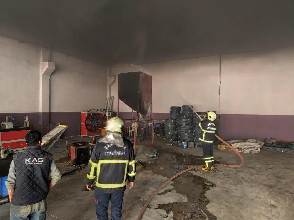 Şanlıurfa Evren Sanayi Sitesi’nde Yangın! İtfaiye Felaketi Önledi