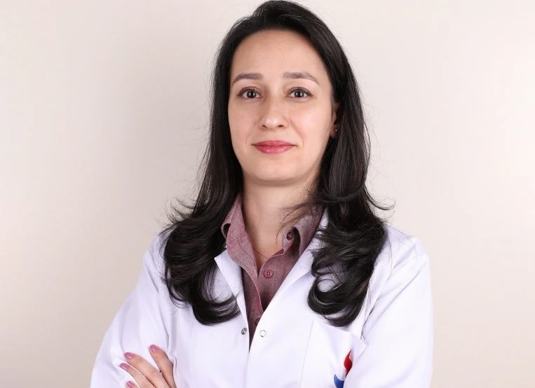 Bayramda Aşırı Yemeğe Dikkat! Uzmandan Sağlıklı Beslenme İpuçları