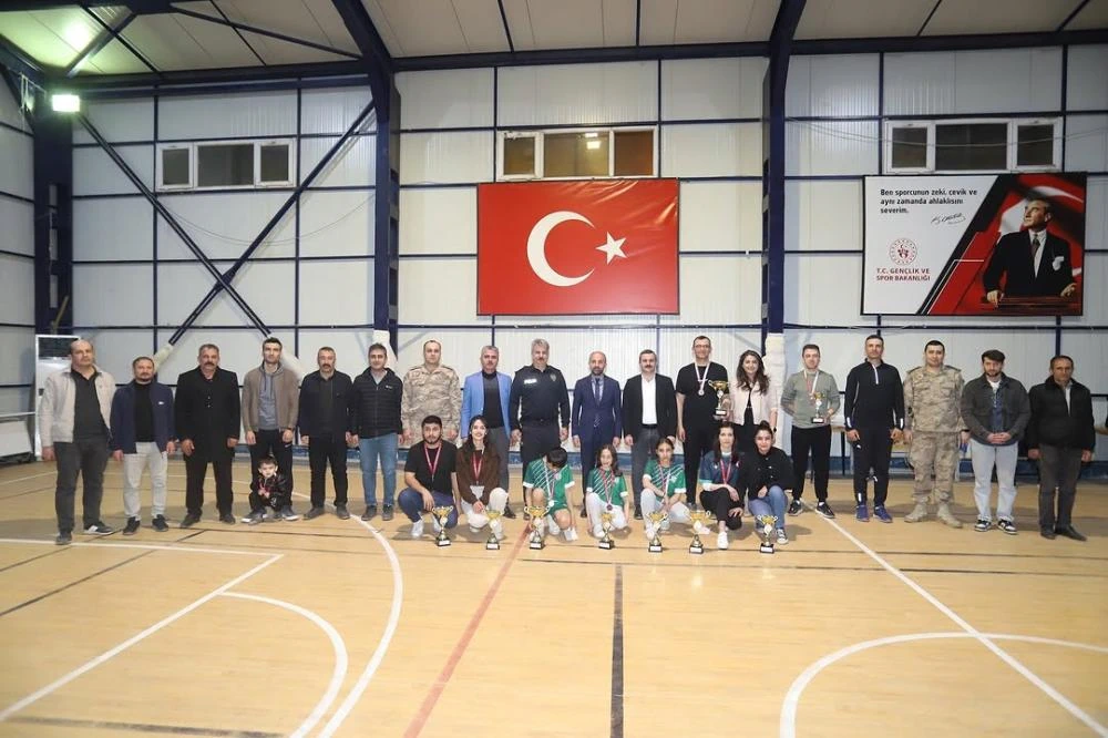 Çukurca’da Geleneksel Masa Tenisi Turnuvası Sona Erdi