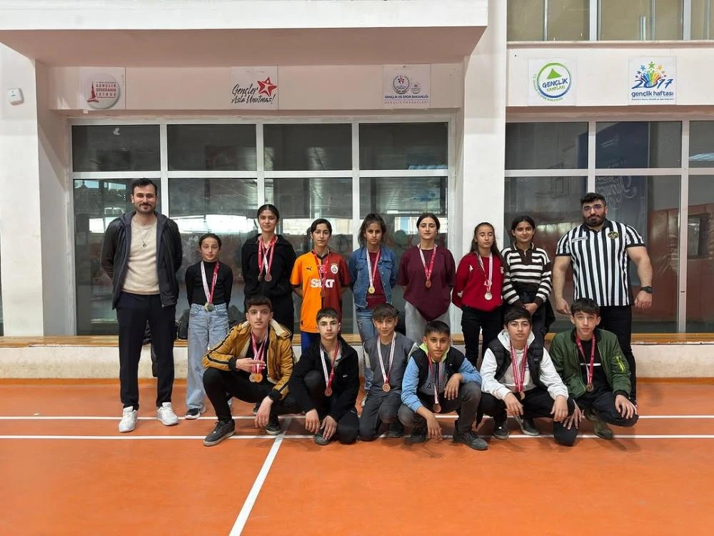 Çukurca’dan Bilek Güreşinde Çifte Şampiyonluk!