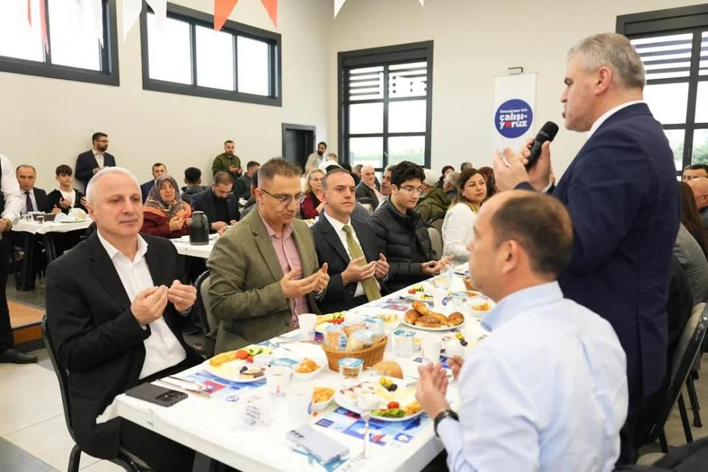 Ramazan Bayramı'nda Sancaktepe'de Bayramlaşma Coşkusu