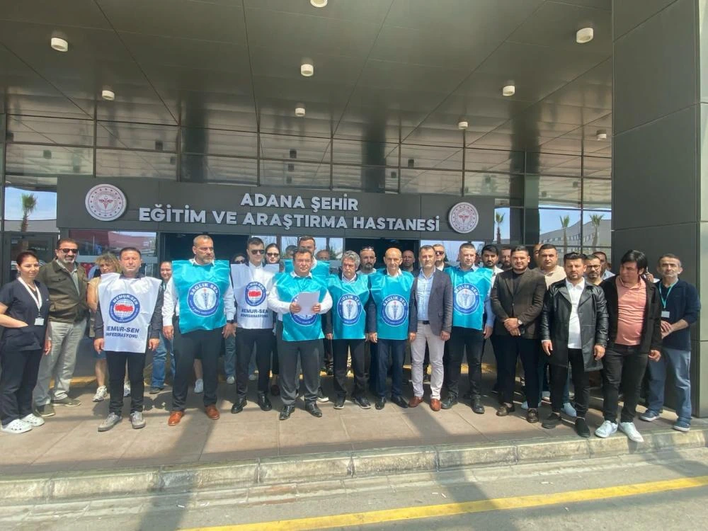 Sağlık-Sen’den Adana Şehir Hastanesi Önünde İdari İzin Tepkisi
