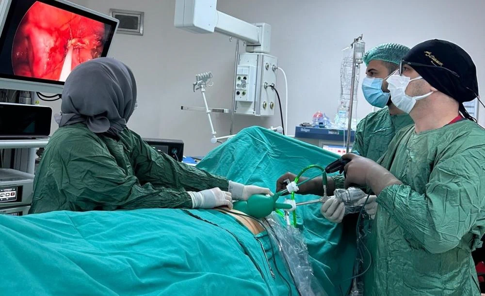 Bingöl Devlet Hastanesi’nde Bir İlk: Tek Delikten Apandisit Ameliyatı