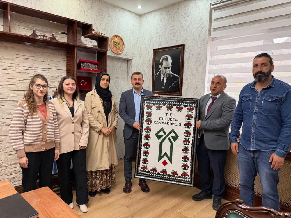 Çukurca’da Kadın Emeğine Vurgu: ADEM’den Kaymakam’a Hediye