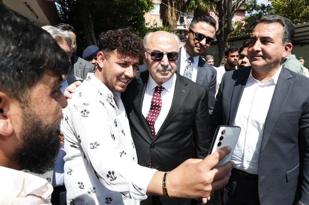 Vali Köşger, Dünya Romanlar Günü’nde Roman Vatandaşlarla Buluştu