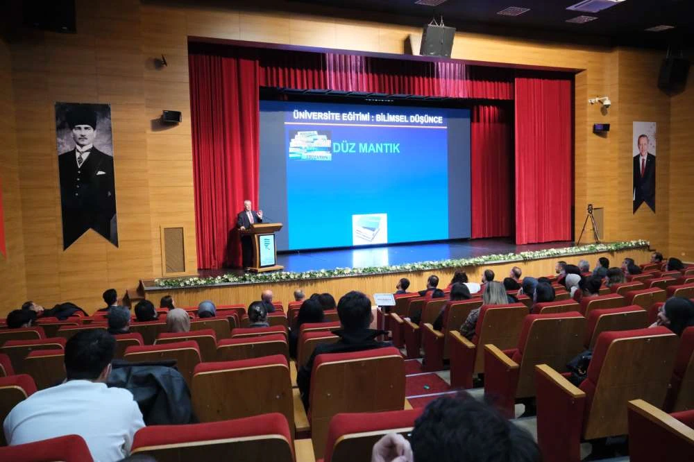 RTEÜ’de “Türkiye’de Bilim ve Araştırmaların Geleceği” Konulu Söyleşi Düzenlendi