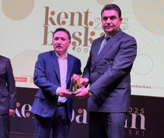 Şanlıurfa Büyükşehir Belediye Başkanı Kasım Gülpınar’a Yılın Başkanı Ödülü