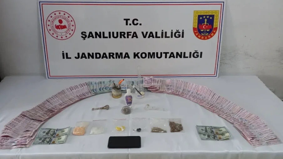 Karaköprü’de Zehir Tacirine Operasyon: Yüklü Para ve Uyuşturucu Yakalandı