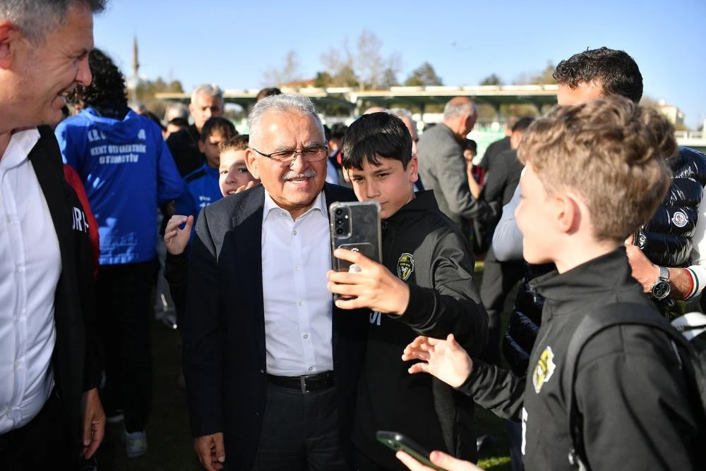 Kayseri’de Amatör Spor Kulüplerine 3 Milyon TL’lik Malzeme Desteği