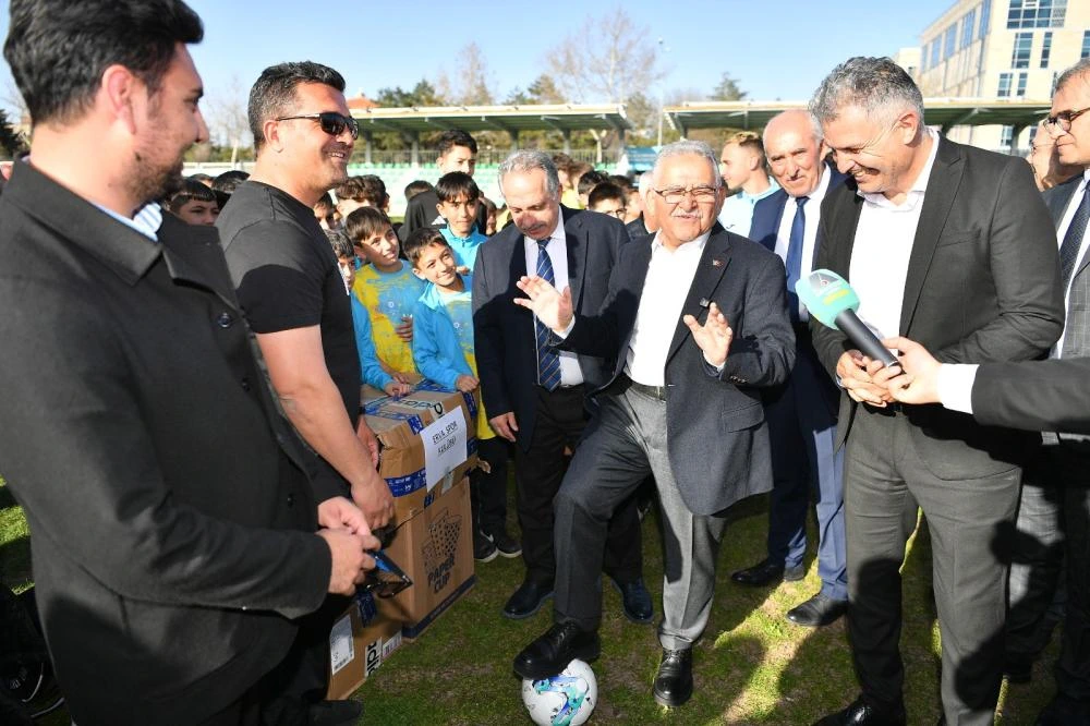 Kayseri Büyükşehir Belediyesi’nden Amatör Sporculara Dev Destek