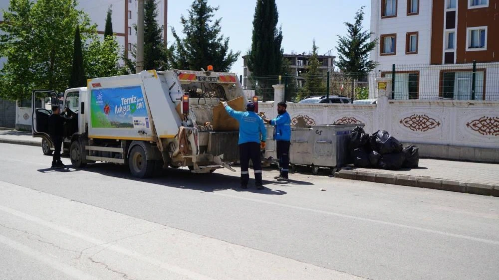 Belediye’den Hijyen Hamlesi: Adıyaman’da Konteynerler Dezenfekte Ediliyor