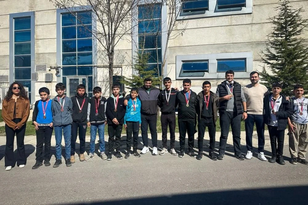 Çukurcalı Gençler Güreş Arenasında İl Birinciliğiyle Göz Doldurdu