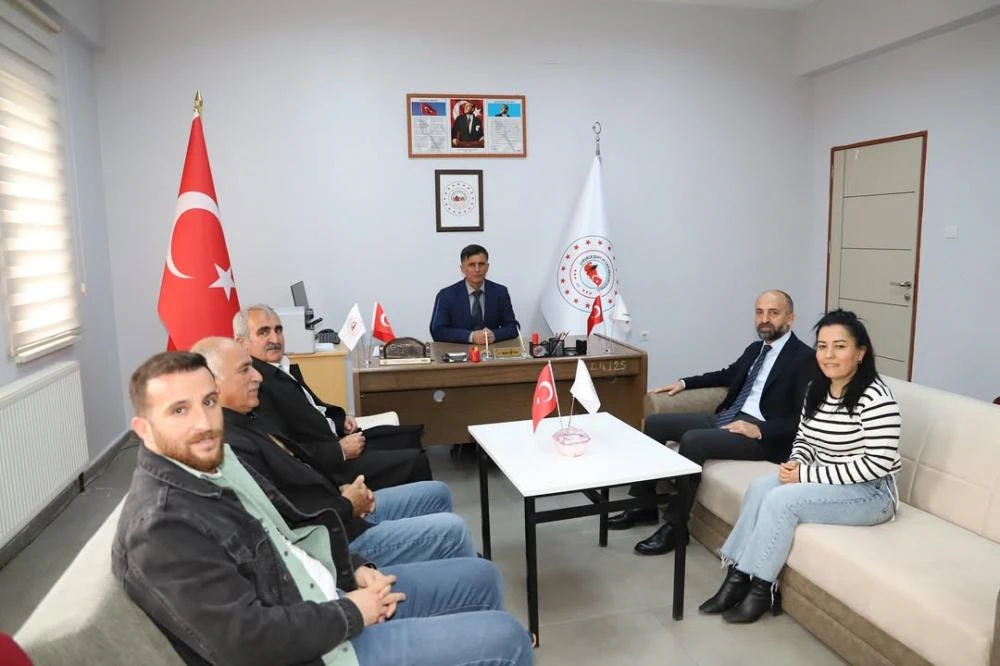 Çukurca Şehit ve Gazi Aileleri Derneği’ne İlk Ziyaret Başkan Demir’den