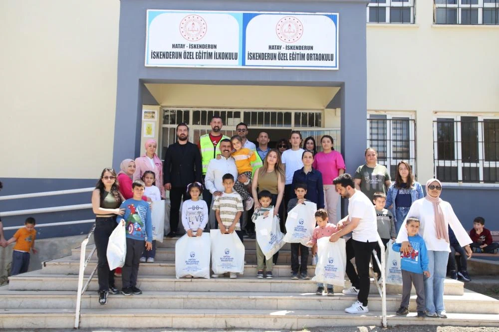HATAY BÜYÜKŞEHİR BELEDİYESİ’NDEN ÖZEL ÖĞRENCİLERE 23 NİSAN HEDİYESİ