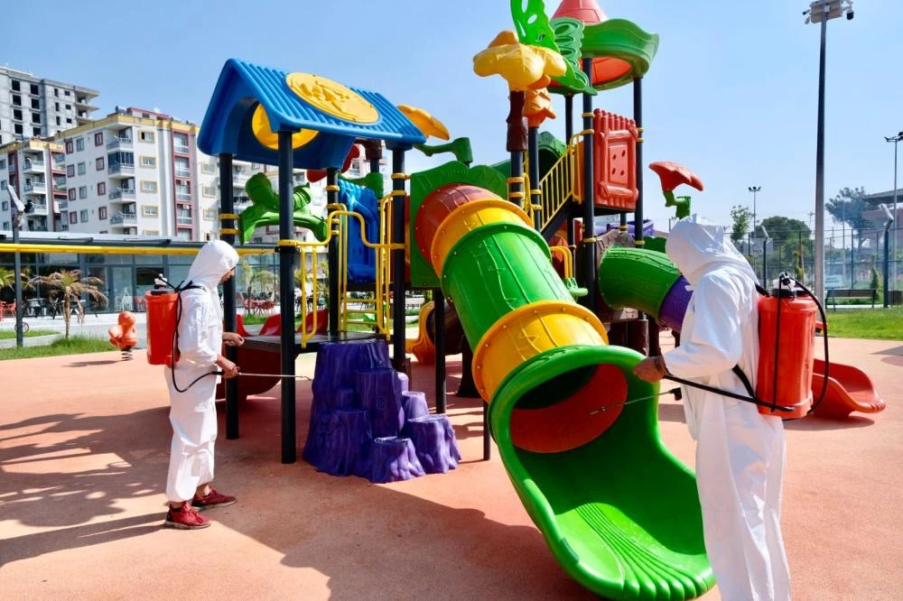 Ceyhan’ın Parkları 23 Nisan’a Işıl Işıl Hazırlandı