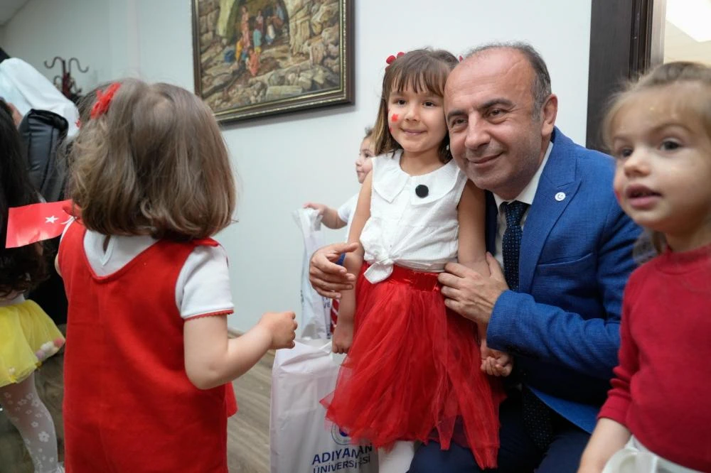 Minik Rektörler Göreve Başladı: 23 Nisan Coşkusu Adıyaman Üniversitesi’nde Yaşandı