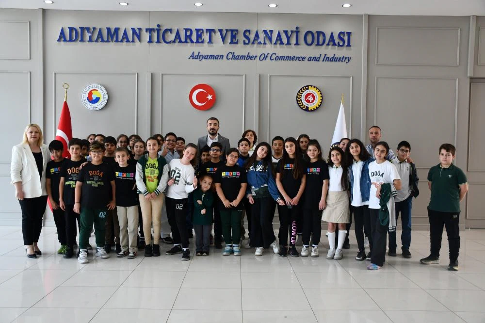 Adıyaman'da 23 Nisan Coşkusu: Başkanlık Koltuğu Minik Yusuf Tuğra'nın