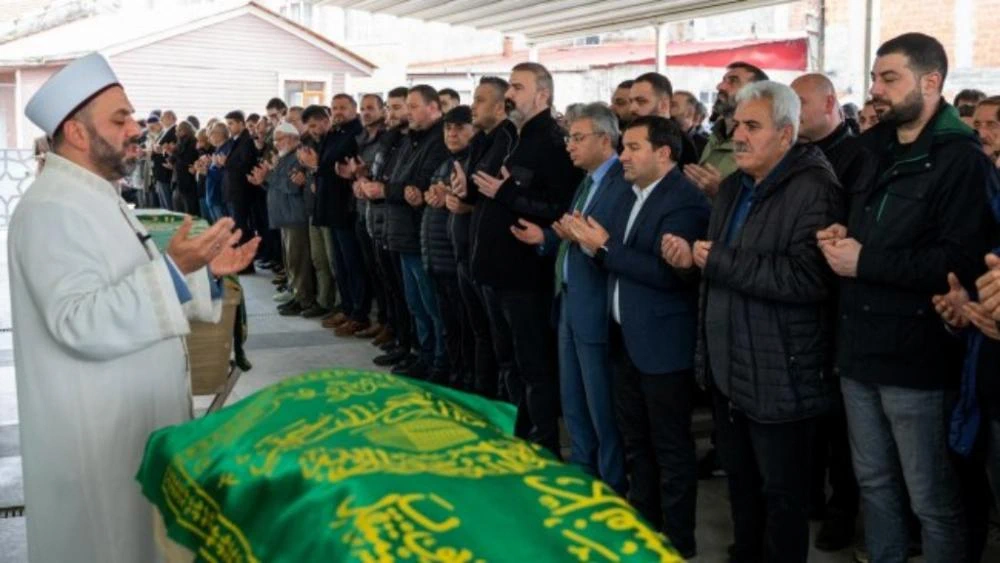 Rizespor Camiasının Acı Kaybı: Avni Ziya Bakoğlu Son Yolculuğuna Uğurlandı